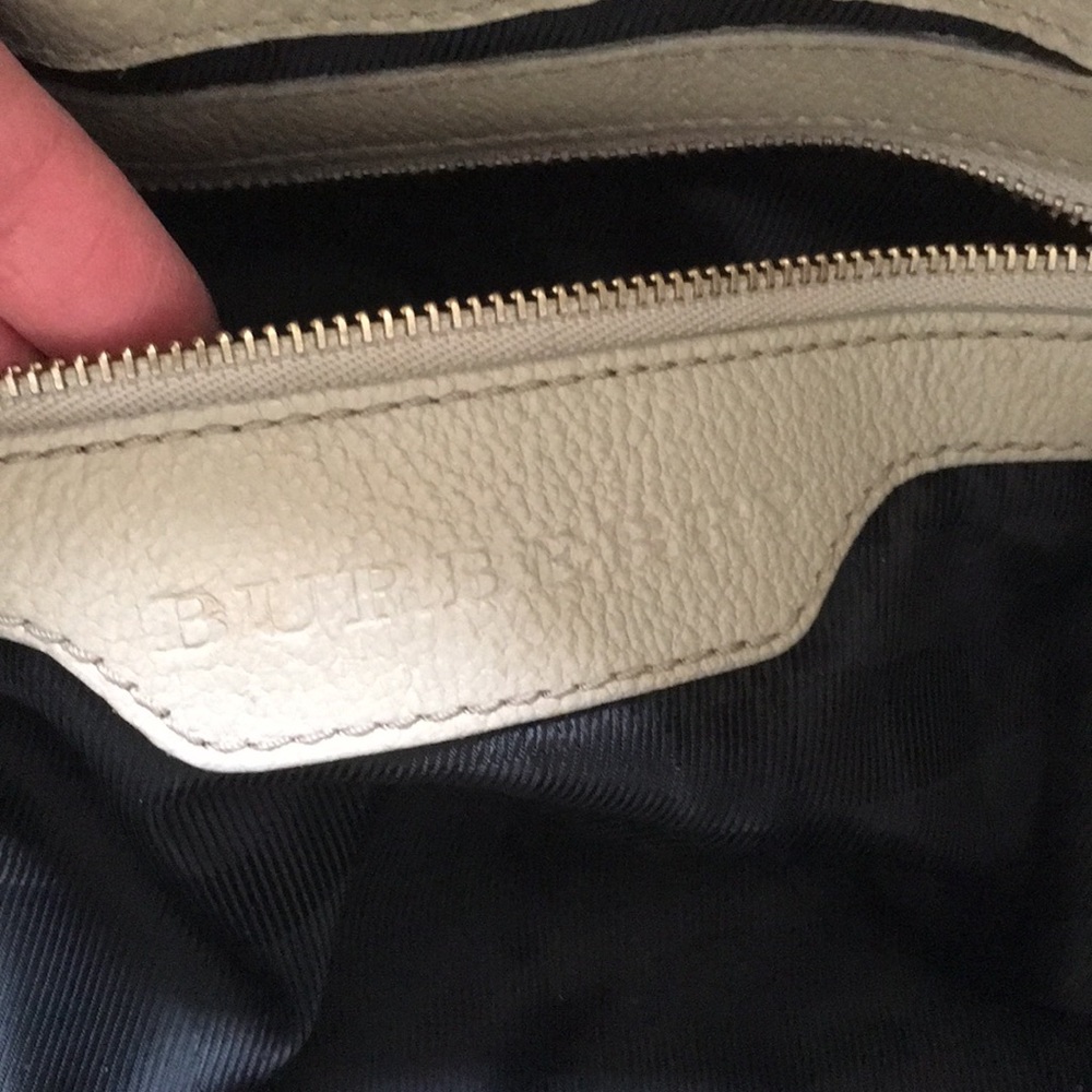 Burberry Leather Tote Bag w/belt - Picture 4 of 6
